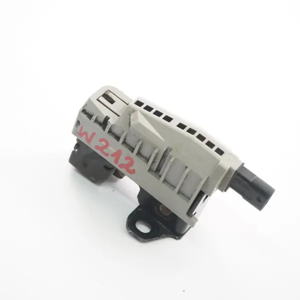 Cerradura capó Mercedes W212 OEM A2128800160 - Usado image 6