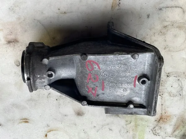 BMW 8639383 Aandrijfassteun Gebruikt image 2