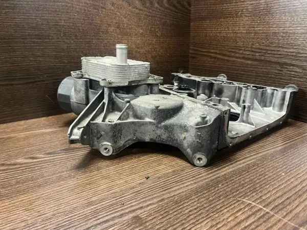 Couvercle de distribution Mercedes-Benz OE R6110151002 image 5