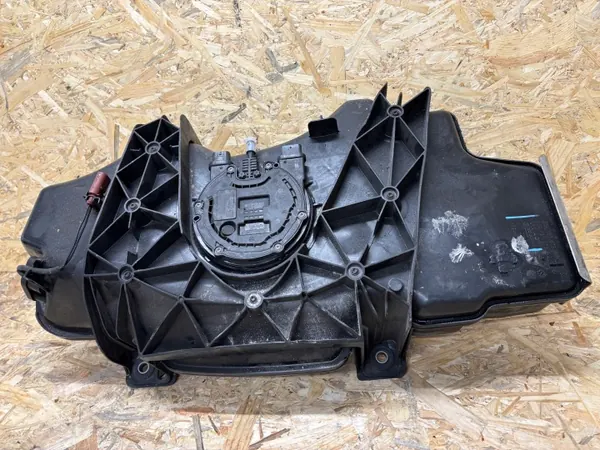 AdBlue-säiliö Audi Q5 II OEM 80A131878AR - Käytetty image 2