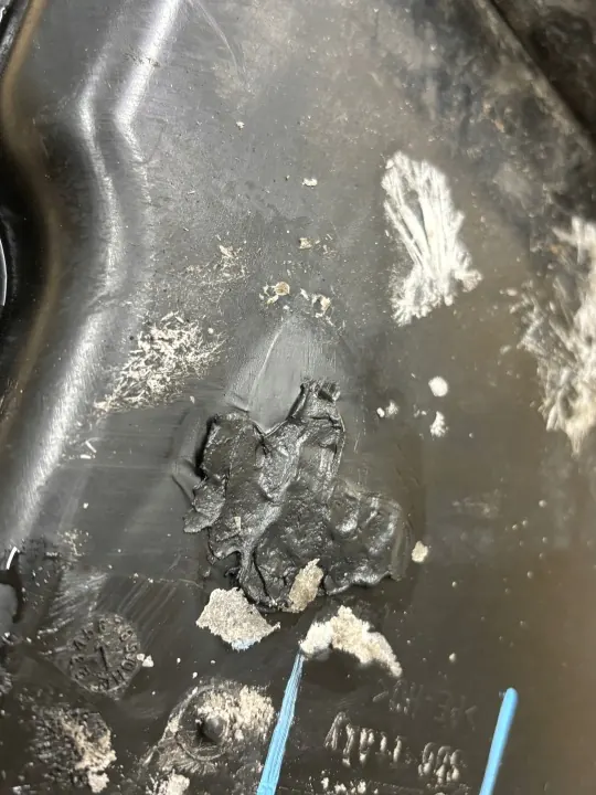 AdBlue-säiliö Audi Q5 II OEM 80A131878AR - Käytetty image 4