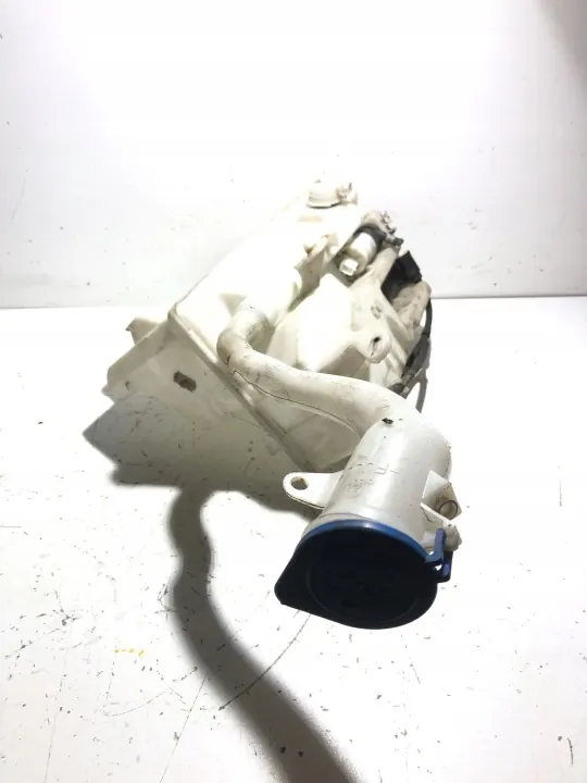 Réservoir lave-glace OEM 30753424 pour Volvo XC60 2008-2013 image 4