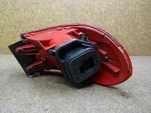 VW TIGUAN 5N LIFT 11-16 Luz Trasera Derecha 5N0945096Q image 4