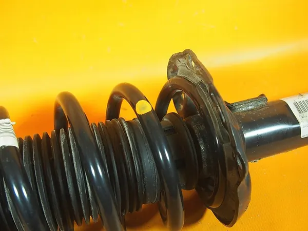 B134 - Ammortizzatore Anteriore VW Audi Sinistro 5Q0412103E image 10