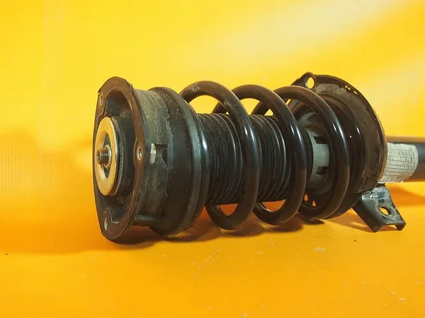 B134 - Ammortizzatore Anteriore VW Audi Sinistro 5Q0412103E image 7