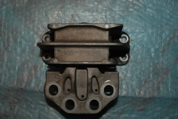 Ford Transit MK8 Moottorin Kiinnike GK21-6F012-CC image 5