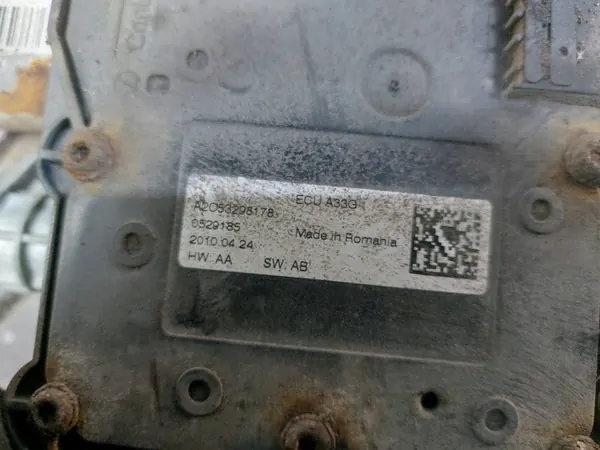 Frein à main électrique OEM 13310023 pour Opel Insignia A image 4