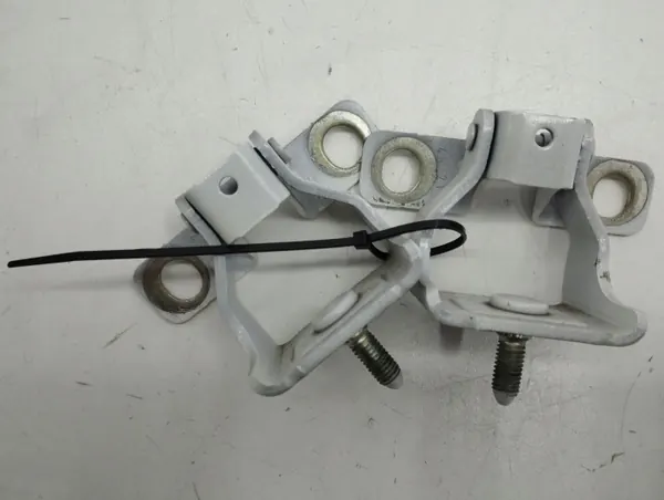 Opel Mokka B 2022 Hintertürscharniere OEM 9813972480 image 2
