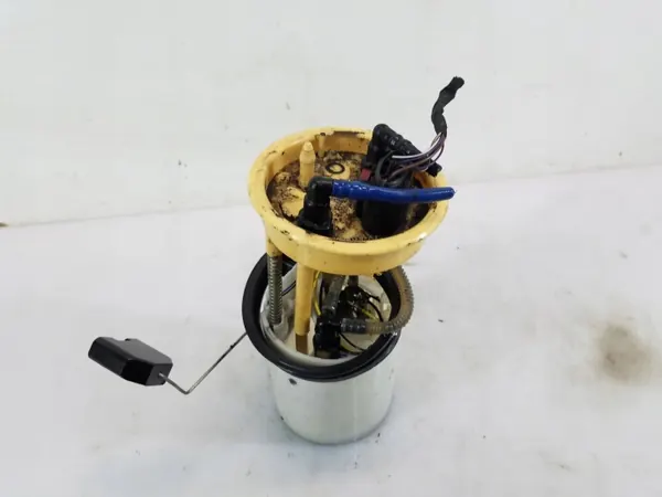 Bomba de combustible Skoda OEM 6R0919050AC para Rapid 1.4 TDI image 3