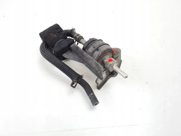 Toyota Verson Polttoainepumppu OEM MAM48724 - Käytetty image 5