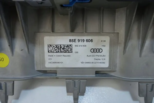 Écran Radio Navigation Audi E-Tron OEM 85E919606 image 8