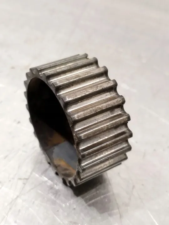 Volkswagen Caddy 2013 Engrenagem da bomba de injeção OEM 03L130111G image 4