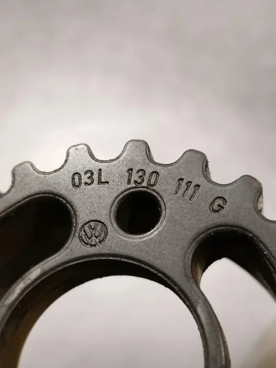 Volkswagen Caddy 2013 Engrenagem da bomba de injeção OEM 03L130111G image 7