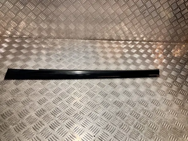Moldura Janela Traseira Direita OEM A2386701001 Mercedes W238 image 2