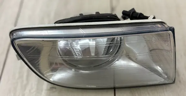 Luz antiniebla Skoda Octavia OEM 1Z0941700A - Usado image 2
