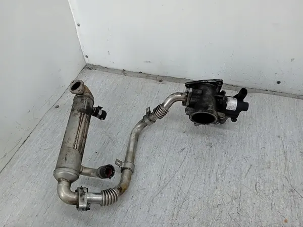 EGR-venttiili jäähdyttimellä VW Crafter 2.5 TDI OEM 076131512F image 2