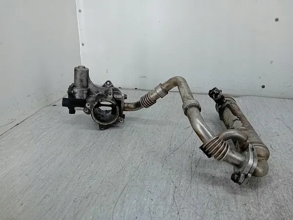 EGR-venttiili jäähdyttimellä VW Crafter 2.5 TDI OEM 076131512F image 5