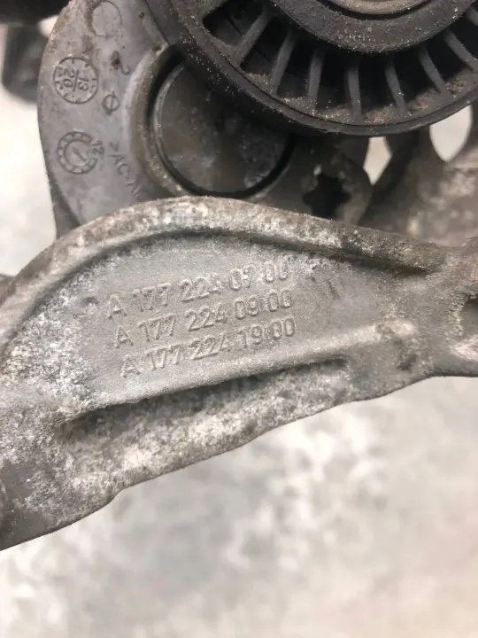 Riemspanner OEM A1772003400 voor Mercedes S-Klasse image 4