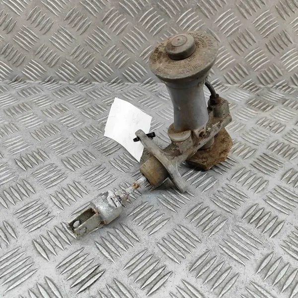 Kupplungs cylinder Toyota Land Cruiser 90 OEM 3141060571 image 4