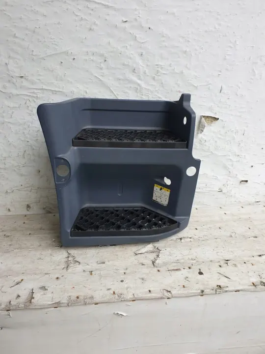 Estribo Renault OEM 50105760003 - Lado derecho image 2