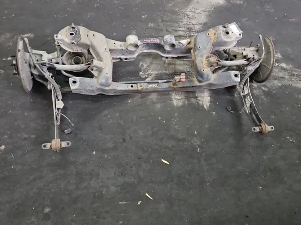 Essieu arrière OEM IMPRK1534501 pour Ford Kuga MK1 image 2