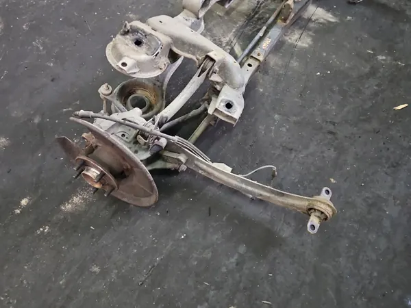 Essieu arrière OEM IMPRK1534501 pour Ford Kuga MK1 image 3