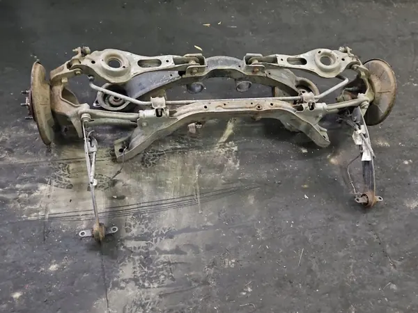 Essieu arrière OEM IMPRK1534501 pour Ford Kuga MK1 image 6