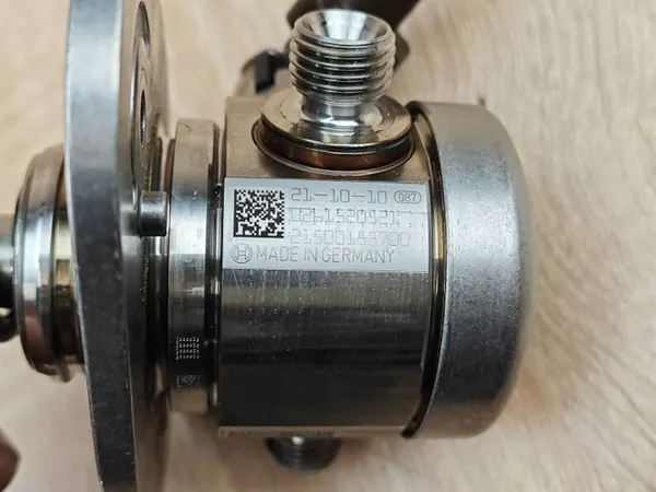 Bomba de inyección OEM 8631642 para motor BMW B48 image 5