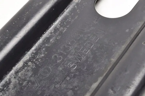 VOLVO V60 S60 XC60 Cache-radiateur 31368100 image 6