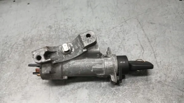Peça Audi A3 8L FL 00-03R 1.6B OEM 4B0905851C image 2