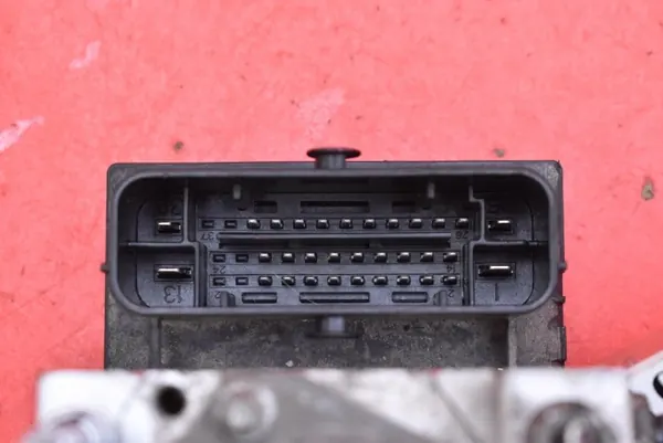 Bomba ABS OEM 13282282 para Opel Corsa D 1.4 16V image 7