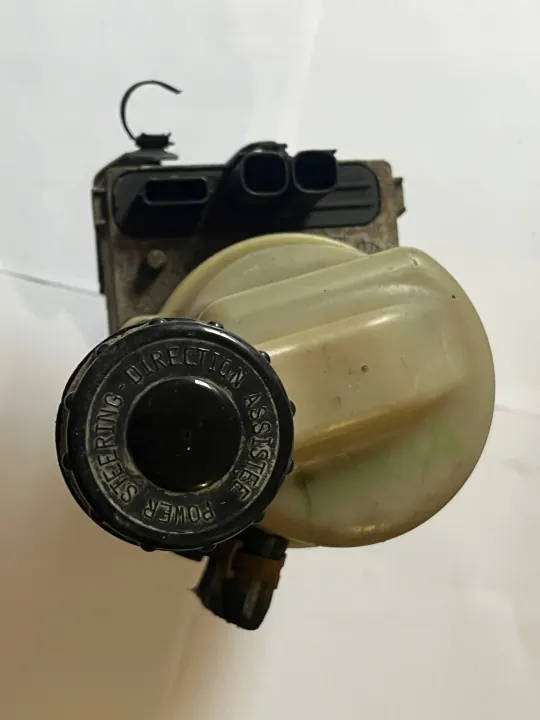 Dacia ohjauspumppu OEM 491108300R - Käytetty image 6
