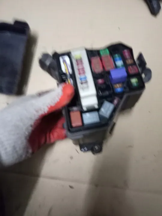 Toyota YARIS III 2011- 1.33 Caixa de Fusíveis Esquerda image 2