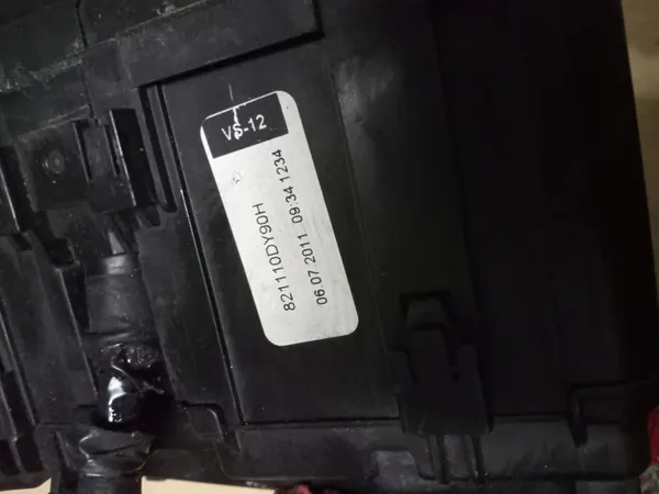 Toyota YARIS III 2011- 1.33 Caixa de Fusíveis Esquerda image 3