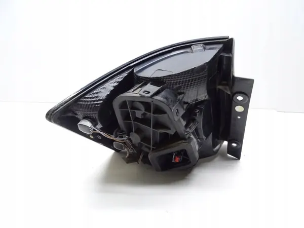 OEM 6V9945096 oikea takavalot Skoda Fabia III Farmarille image 4