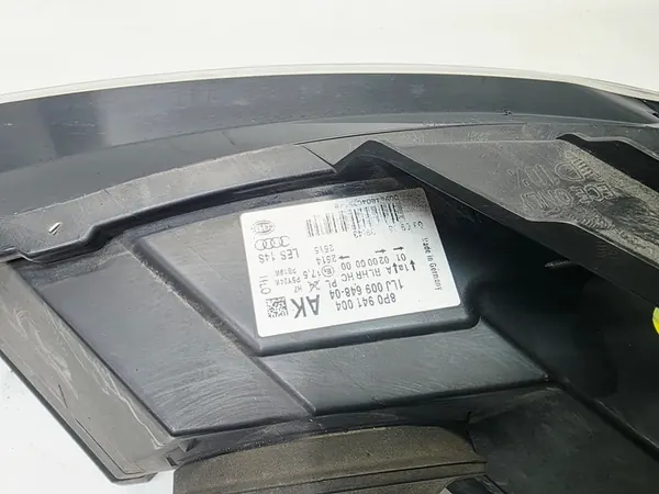 Faros Derecho Audi A3 8P Lift 8P0941004AK image 9