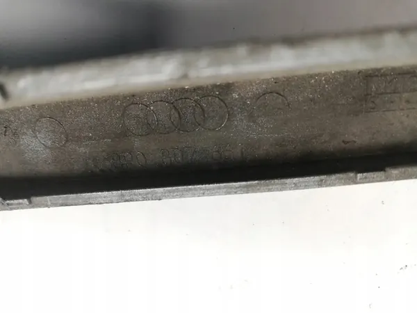 AUDI Q5 Karossdelar 2010 8R0807661 image 2