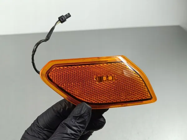 JEEP WRANGLER REFLETOR FRONTAL SINALIZADOR PC68302120AB image 1