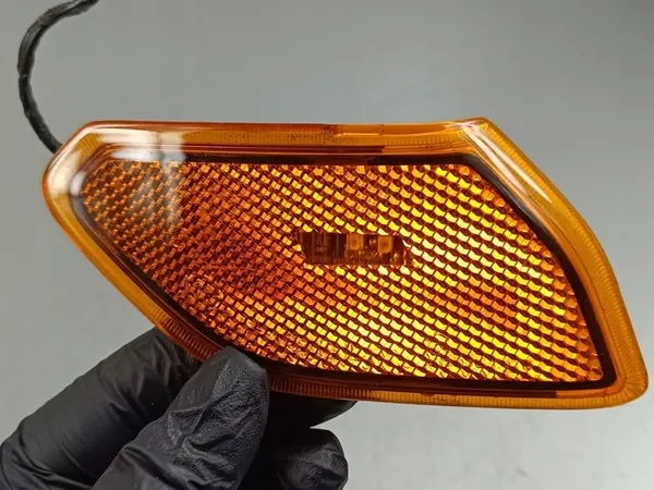 JEEP WRANGLER REFLETOR FRONTAL SINALIZADOR PC68302120AB image 2