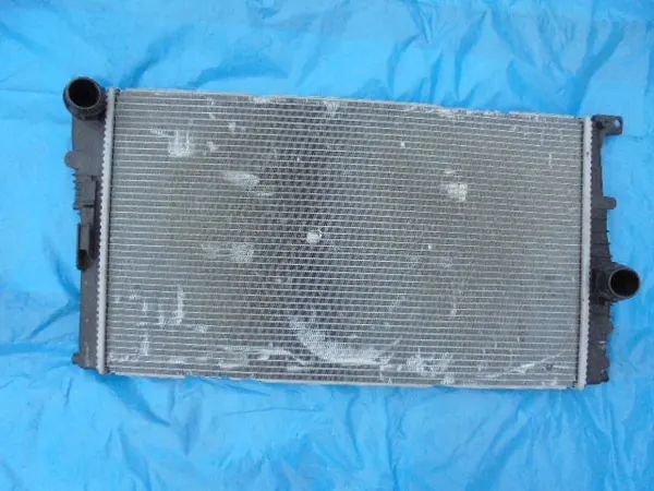 BMW OE 17118672095 Motor Kylare image 3