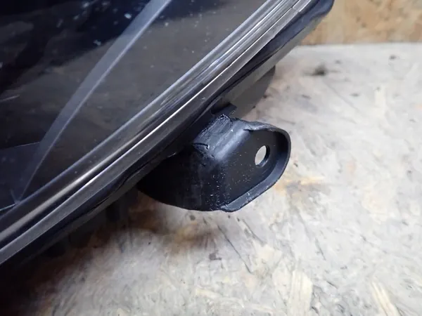 Faros izquierdo Toyota Yaris 3 III Lift 2017-2020 OEM 811700DJ90 image 4