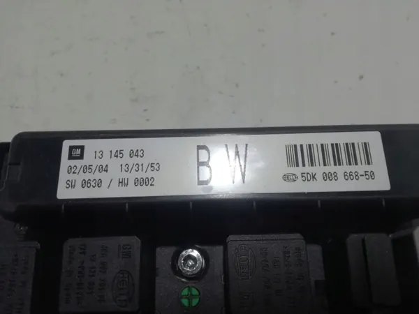 Opel Astra H zekeringkast OEM 13145043 - Gebruikt image 6