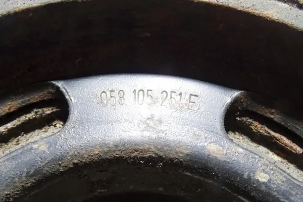 Polia do virabrequim AUDI A4 1.8L gasolina 058105251E image 3