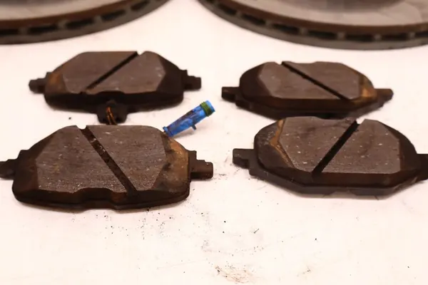 Remschijf Mercedes OE Achter A2064230900 C-Klasse W206, E-Klasse W214, CL image 3