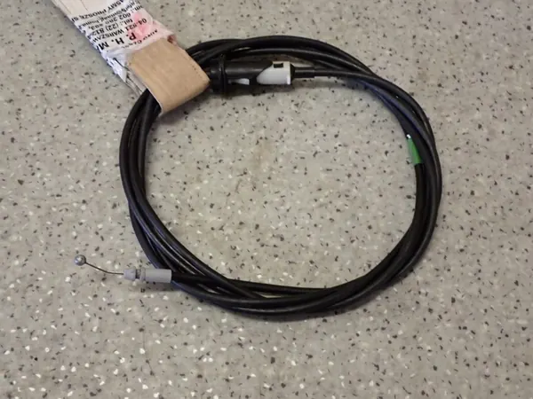 TOYOTA YARIS II 06- Câble de trappe à carburant avec serrure image 4