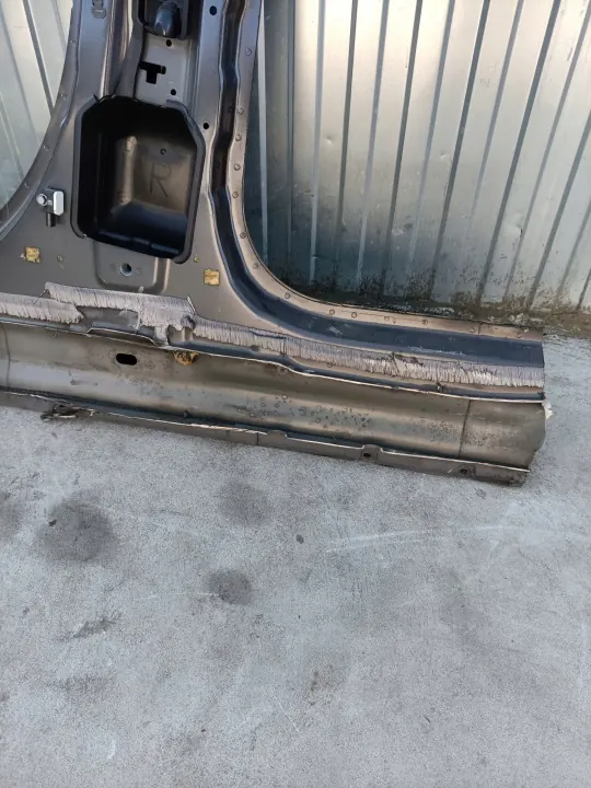 Pilar central direito usado para Dodge Durango 2014-2018 image 7
