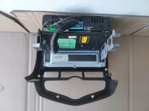 Käytetty Honda OE radio OEM RADIO HONDA JAZZ II image 4