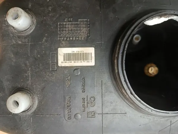 Réservoir AdBlue Opel OE 84243732 pour Insignia B 2.0 CDTI image 5