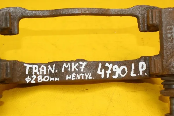 Suporte pinça travão esquerdo dianteiro Ford Transit OEM 4790 image 6