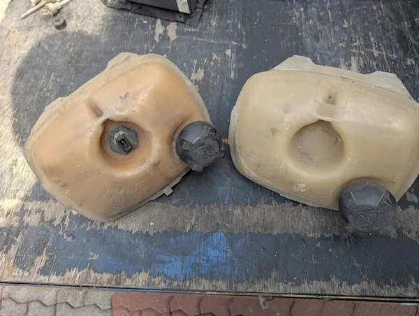 Volkswagen OE Kühlmittelbehälter 171121407E image 2